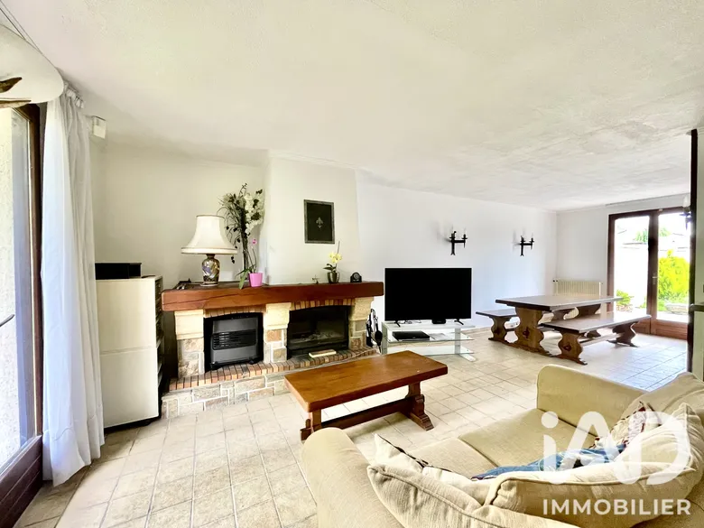 Maison 8 pièces 164 m² · à Moissy-Cramayel · 163,6 m² · 390 000 €