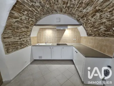Appartement à Saint-Julien-de-Peyrolas (30760)