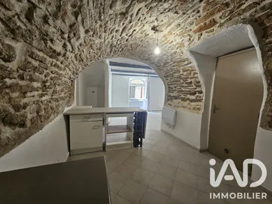 Appartement à Saint-Julien-de-Peyrolas (30760)