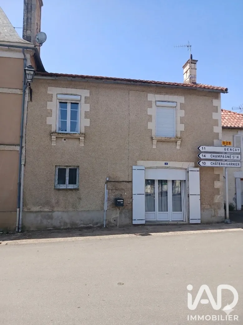 Maison 4 pièces 93 m² · à Saint-Secondin · 93 m² · 80 000 €