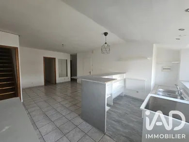 Duplex à Saint-Julien-de-Peyrolas (30760)