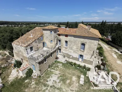 Mas à Saint-Gilles (30800)