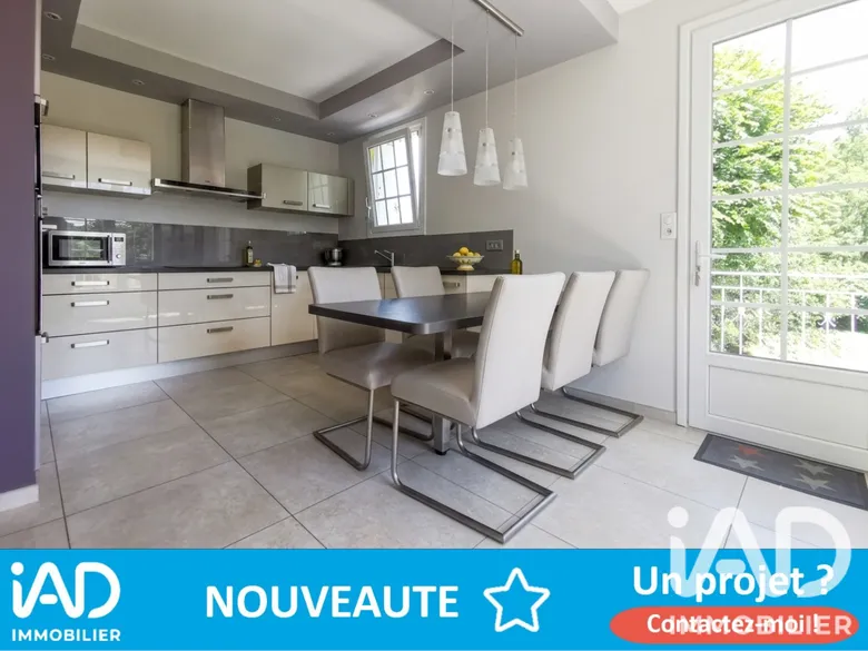 Maison 10 pièces 167 m² · à Chauché · 166,5 m² · 294 000 €