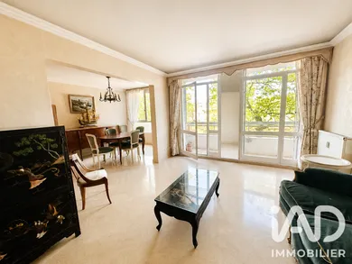 Apartment in Saint-Étienne (42100)