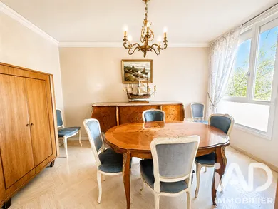 Apartment in Saint-Étienne (42100)