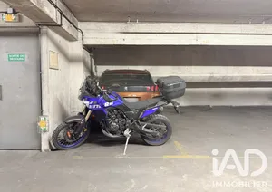 Parking in Paris (75009)
