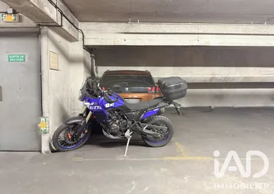 Parking à Paris (75009)