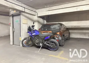 Parking à Paris (75009)