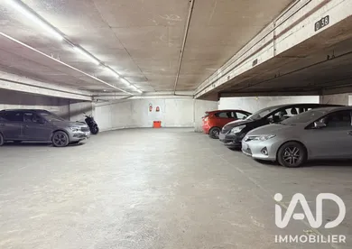 Parking à Paris (75009)