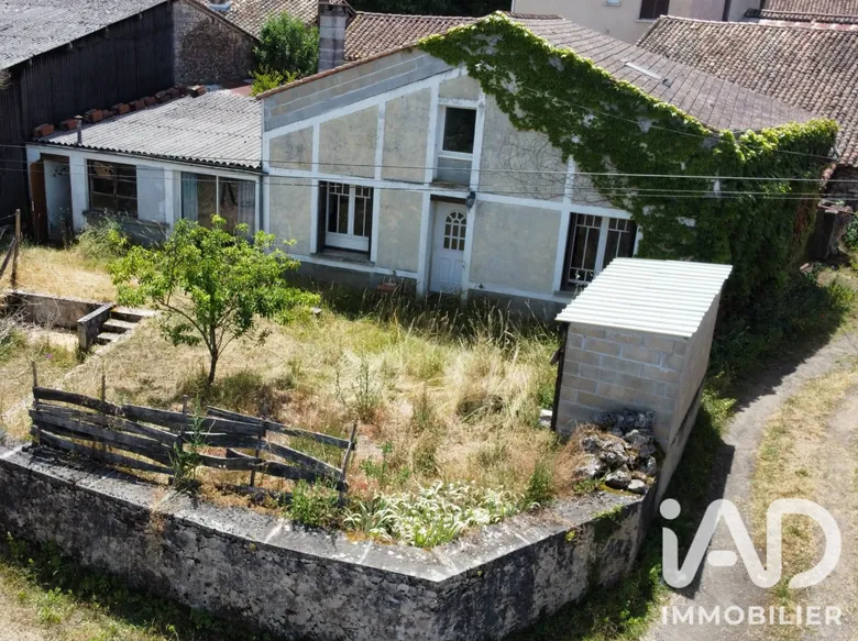 Maison 4 pièces 94 m² · à Feuillade · 94 m² · 85 000 €