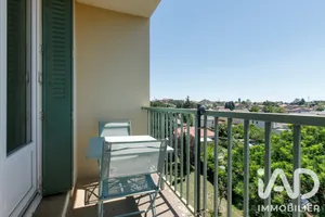 Apartment in Fontaines-sur-Saône (69270)
