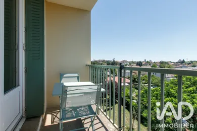 Apartment in Fontaines-sur-Saône (69270)