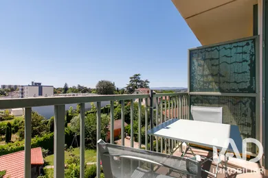 Apartment in Fontaines-sur-Saône (69270)