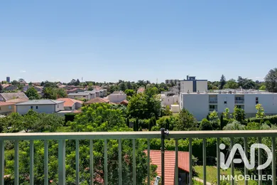 Apartment in Fontaines-sur-Saône (69270)