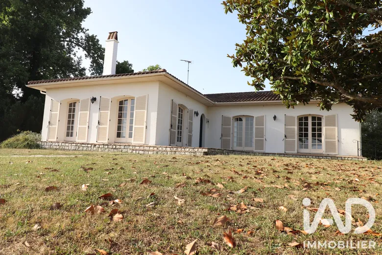 Maison 8 pièces 155 m² · à Montguyon · 155 m² · 298 000 €