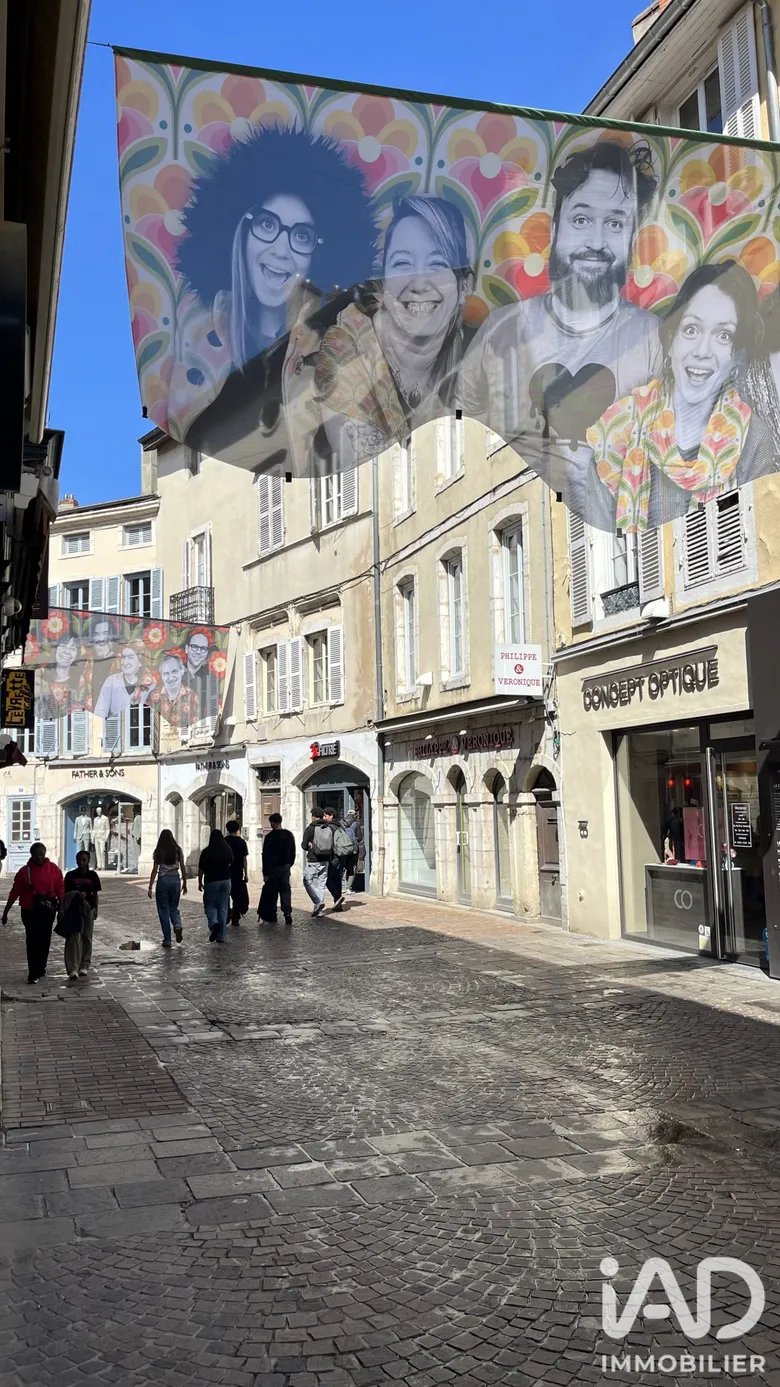 Murs commerciaux à Bourg-en-Bresse (01000) · 136,1 m² · 159 000 €
