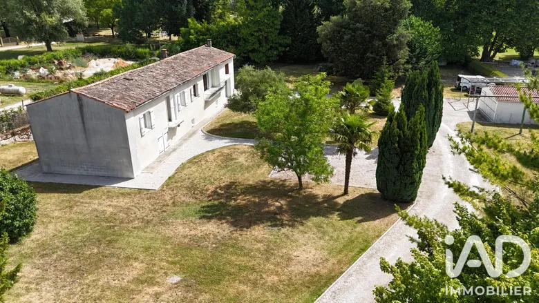 Maison 10 pièces 240 m² · à Jarnac-Champagne · 240 m² · 284 000 €