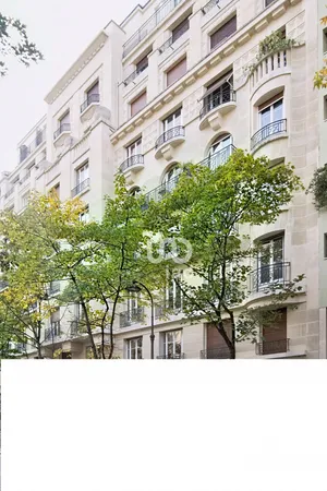 Apartment in Paris (75016)