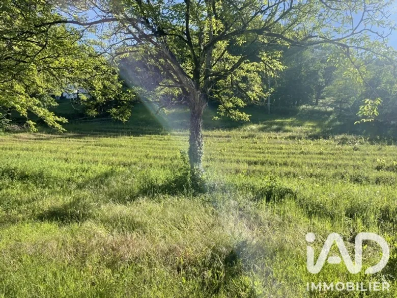 Terrain à bâtir à Terrasson-Lavilledieu (24120) · 95 565 €