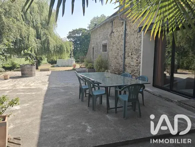 Maison de campagne à Gesvres (53370)