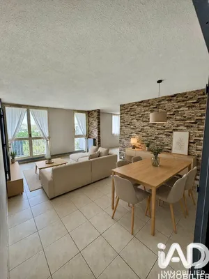 Apartment in Quincy-sous-Sénart (91480)