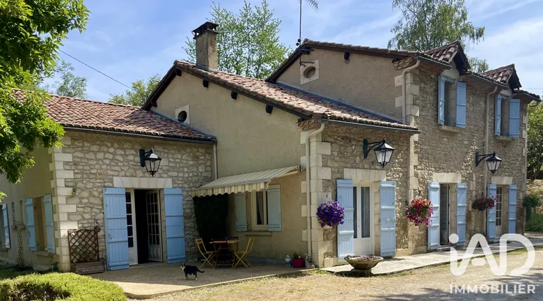 Maison 9 pièces 260 m² · à Saint-Romain-Et-Saint-Clément · 260 m² · 249 000 €