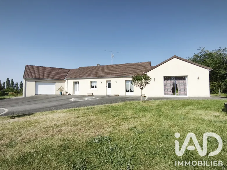 Maison 5 pièces 115 m² · à Châlons-du-Maine · 115 m² · 218 000 €