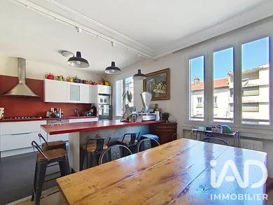 Apartment in Villeurbanne (69100)