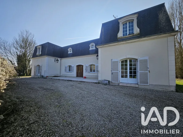 Maison 9 pièces 360 m² · à La Chapelle-Lasson · 360 m² · 720 000 €
