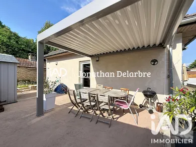 House in Crémieu (38460)
