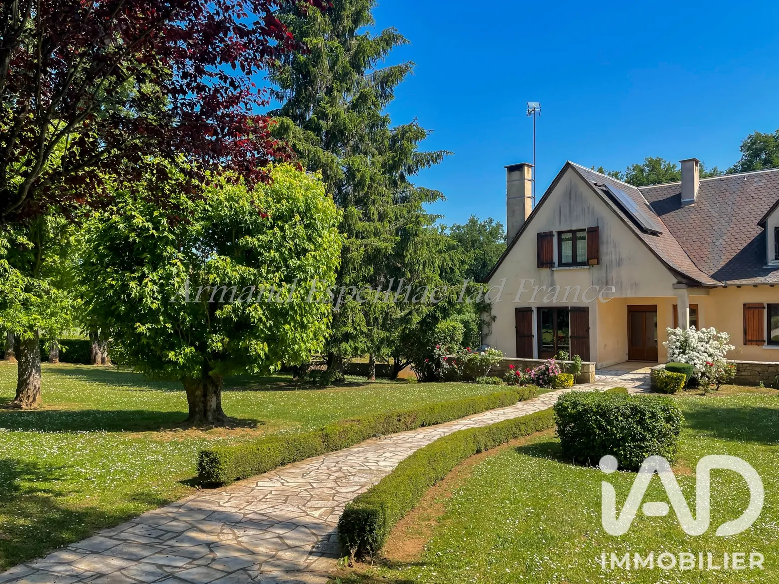 Vente maison à Rignac (12390) : maison de campagne 8 pièces 196 m² - 2001041 — 2