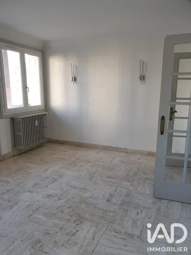 Apartment in Saint-Étienne (42100)