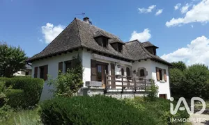 Pavillon à Neuvéglise sur truyère (15260)