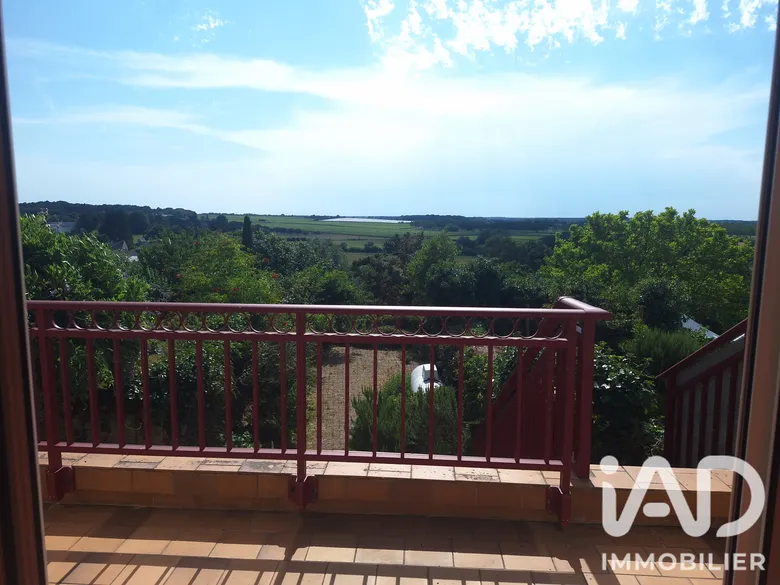 Maison 8 pièces 197 m² · à Brissac Loire Aubance · 197 m² · 380 000 €