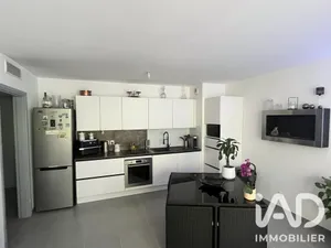 Apartment in Aix-en-Provence (13090)