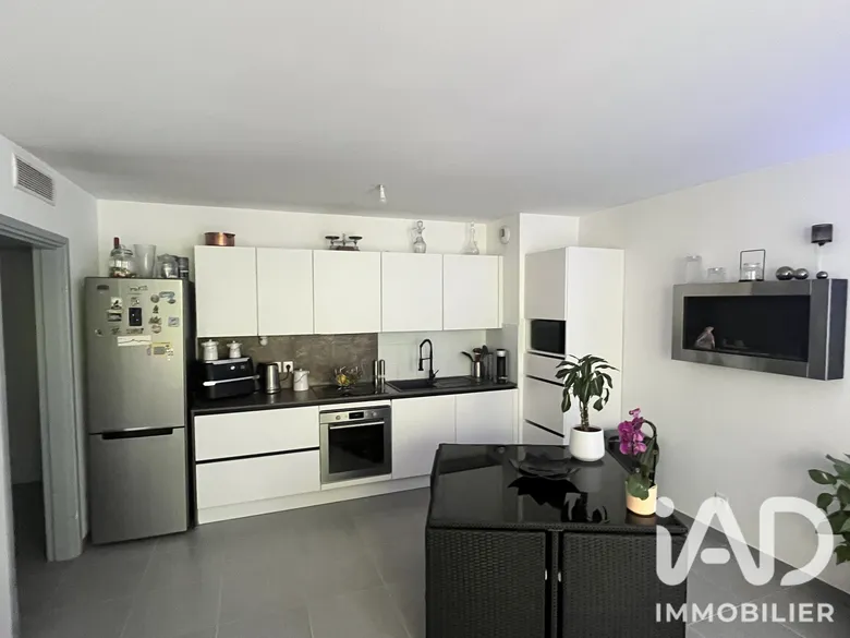 Appartement 4 pièces 81 m² · à Aix-en-Provence · 80,7 m² · 393 000 €