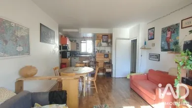 Apartment in Paris (75020)