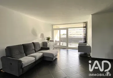 Apartment in Croix (59170)