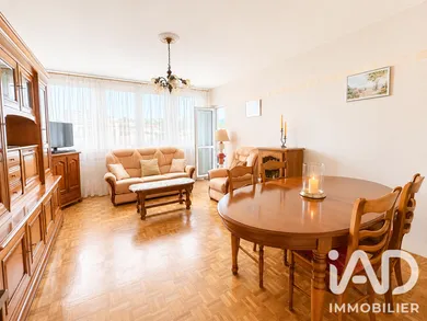 Apartment in Saint-Étienne (42100)