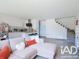 Duplex in Fontenay-Trésigny (77610)