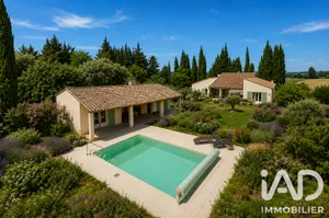 Traditional house in Fontvieille (13990)