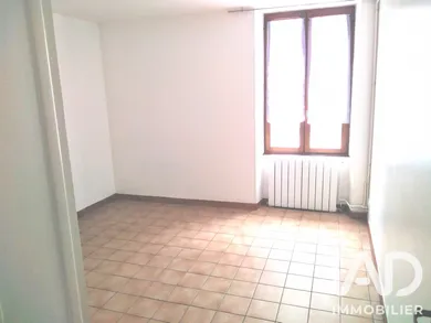 Apartment in Chantilly (60500)