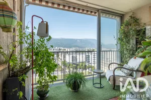 Apartment in Grenoble (38100)
