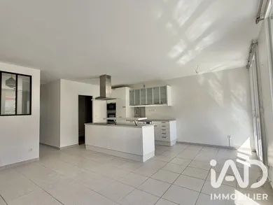 Apartment in Chilly-Mazarin (91380)