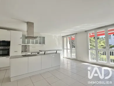 Apartment in Chilly-Mazarin (91380)