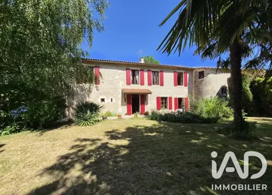 Maison à Celles-sur-Belle (79370)