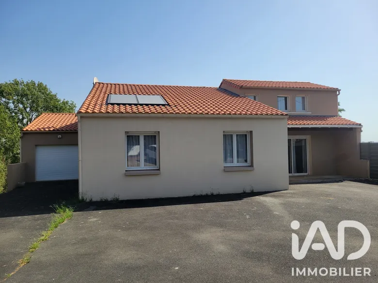Maison 6 pièces 191 m² · à La Meilleraie-Tillay · 191 m² · 259 000 €