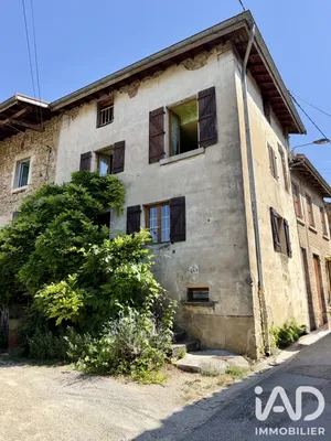 Maison de village à Saint-Jean-le-Vieux (01640)