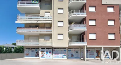 Murs commerciaux  à Étrembières (74100)