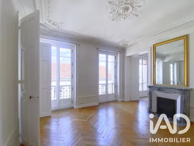 Appartement à Versailles (78000)